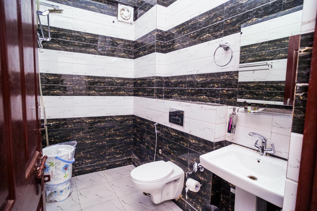 ホテル Golden Residency ニューデリー エクステリア 写真